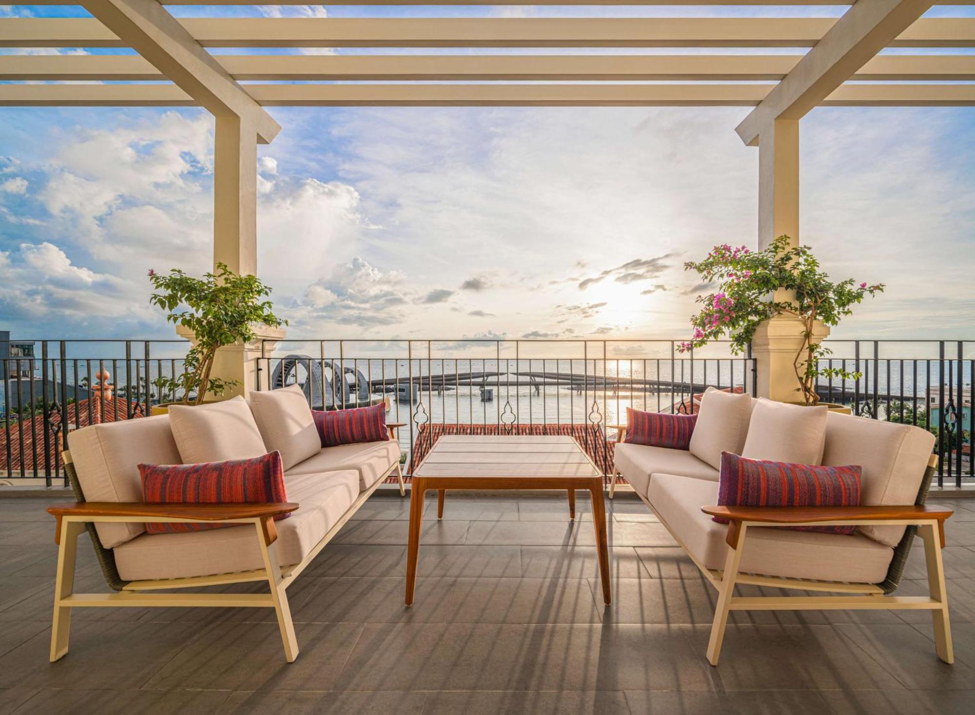 La Festa Phu Quoc, Curio Collection By Hilton Phu Quoc