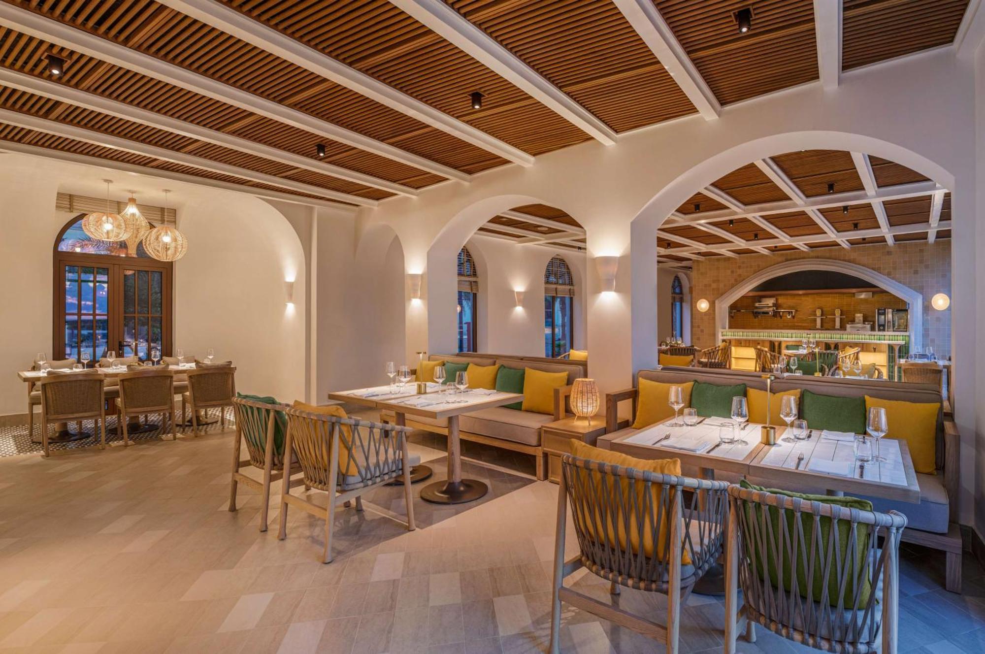 La Festa Phu Quoc, Curio Collection By Hilton 5* Phú Quốc