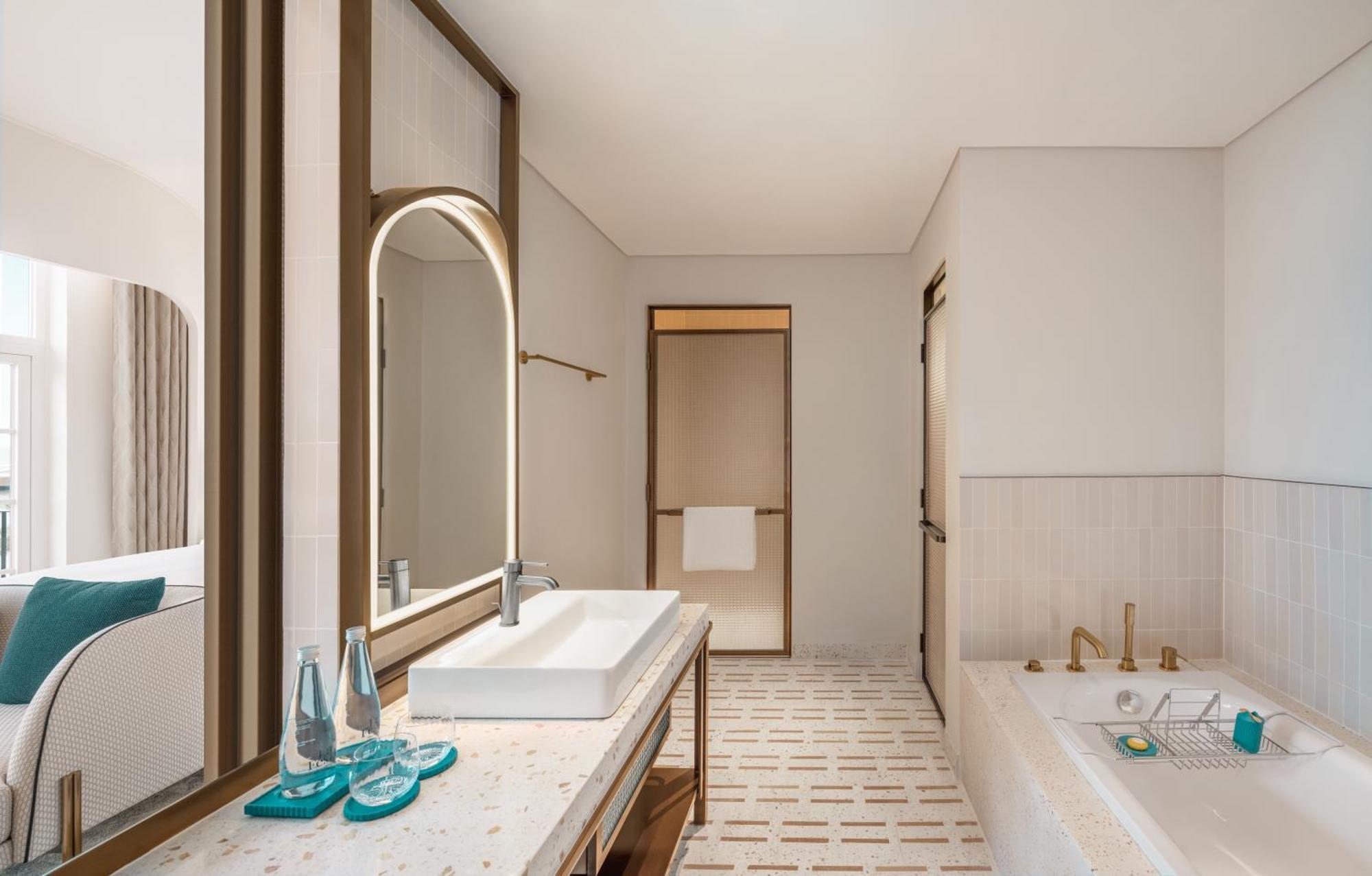 La Festa Phu Quoc, Curio Collection By Hilton 5* Phú Quốc